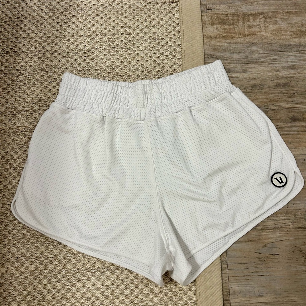Vuori Shorts